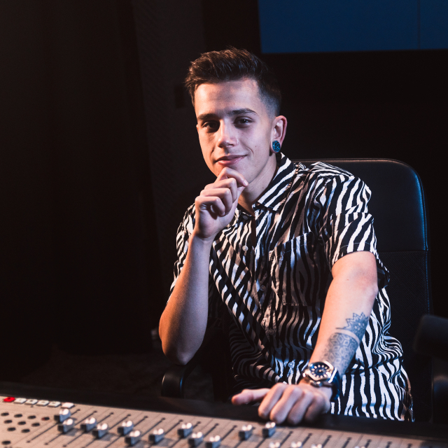 Profile picture for user Valentin